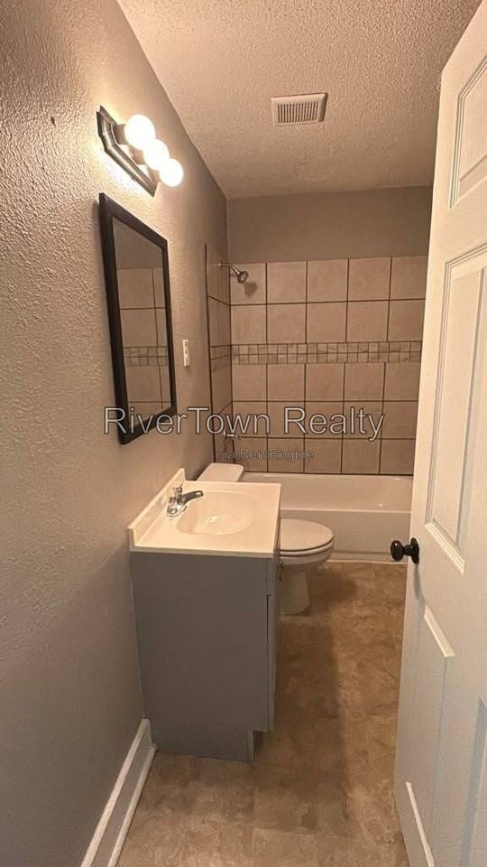 3590 Bowen Ave - Photo 5 of 14
