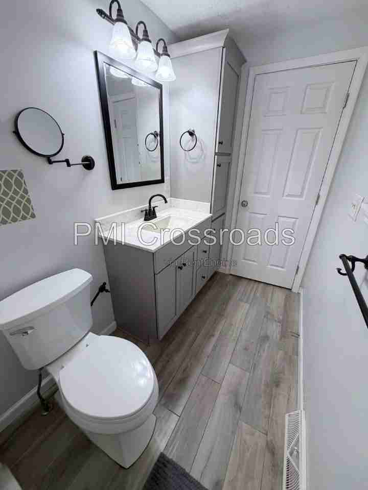 1343 Oakhill Ave - Photo 5 of 27