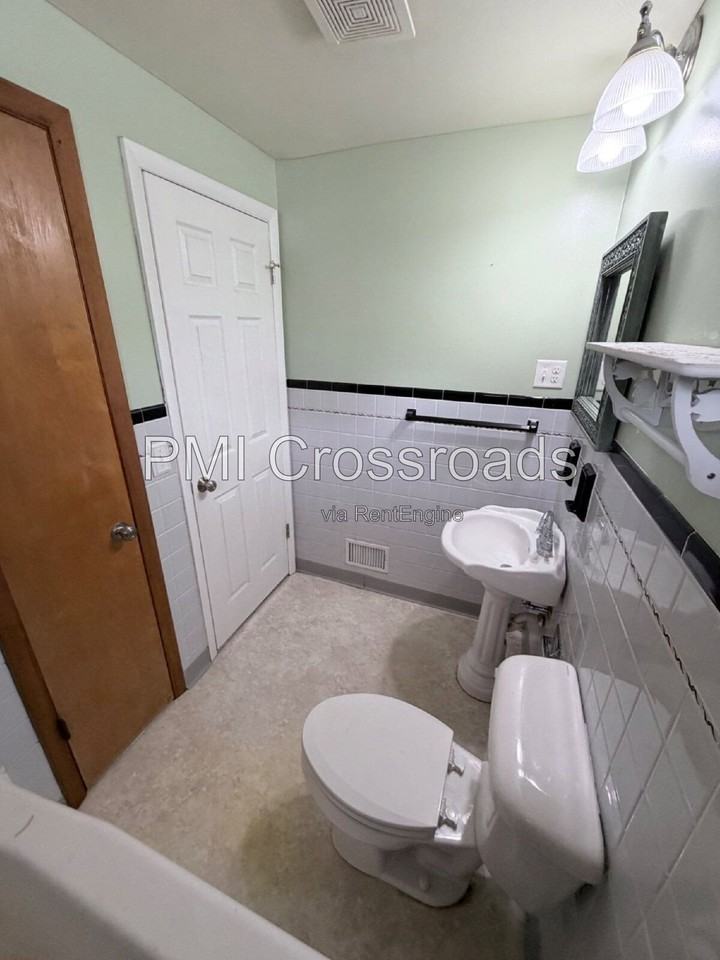 1343 Oakhill Ave - Photo 7 of 27