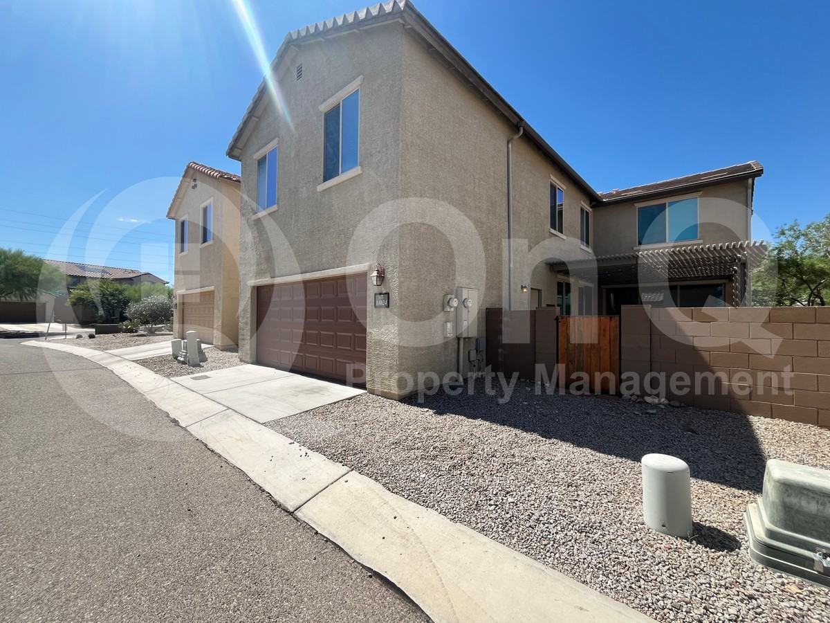 11024 E Midnight Moon Ln - Photo 2 of 28