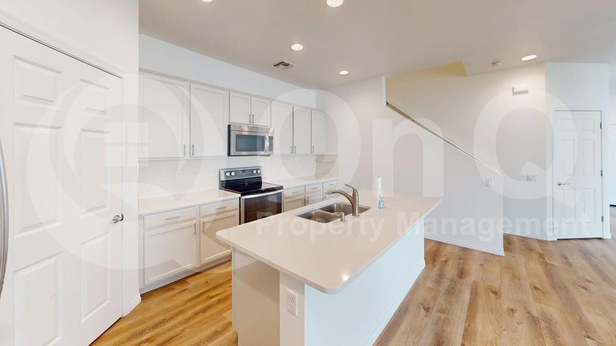 11024 E Midnight Moon Ln - Photo 6 of 28