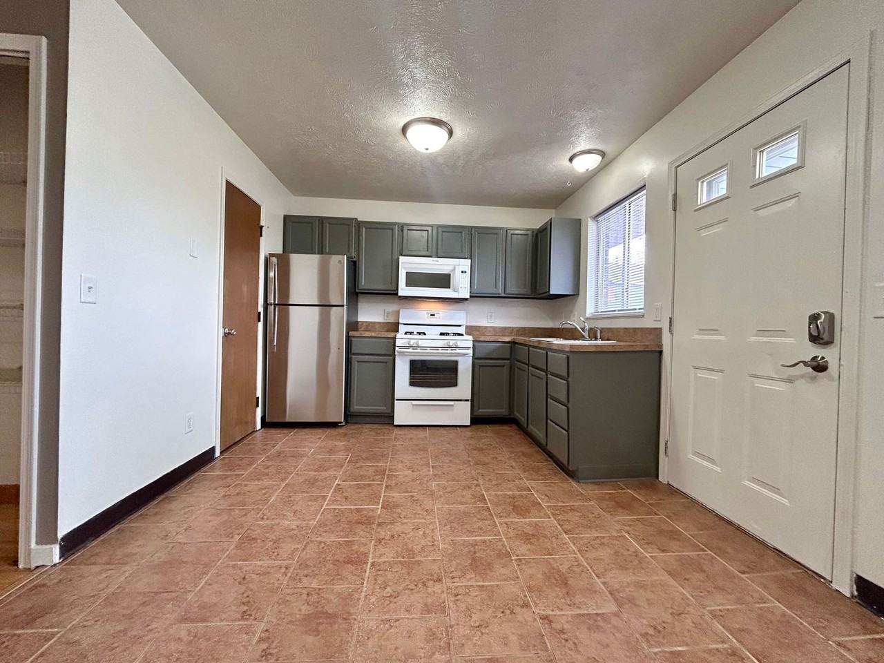 260 Carriage Ln Sw - Photo 4 of 45