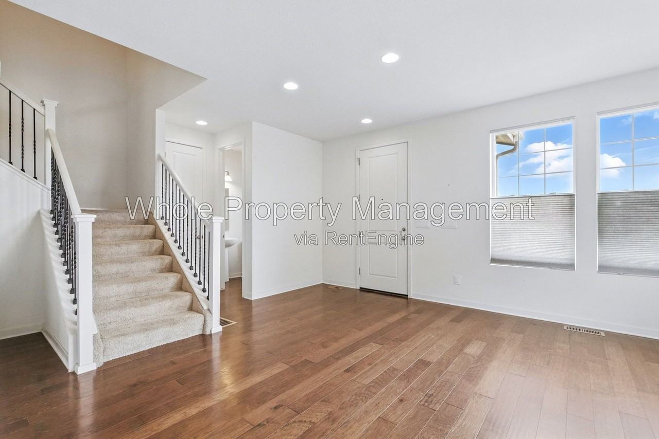 10007 Hough Pt - Photo 4 of 33