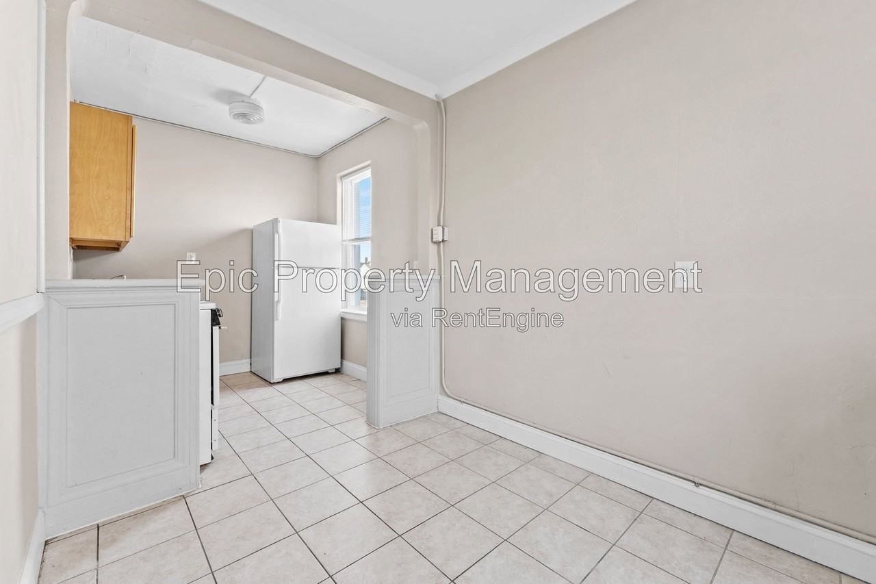 7100 Freda St #206 - Photo 3 of 10