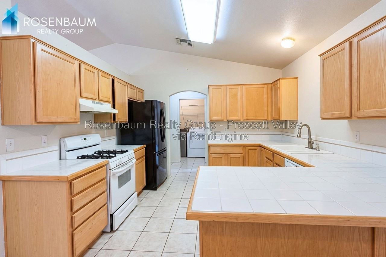 5184 N Desert Ln - Photo 3 of 10