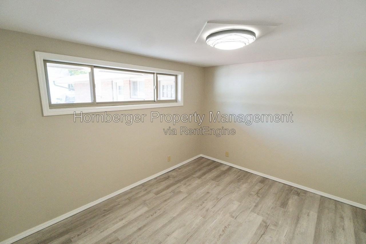 1504 N Lee St - Photo 7 of 13