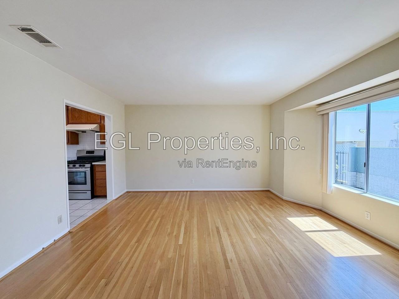 5433 Cartwright Ave - Photo 5 of 26