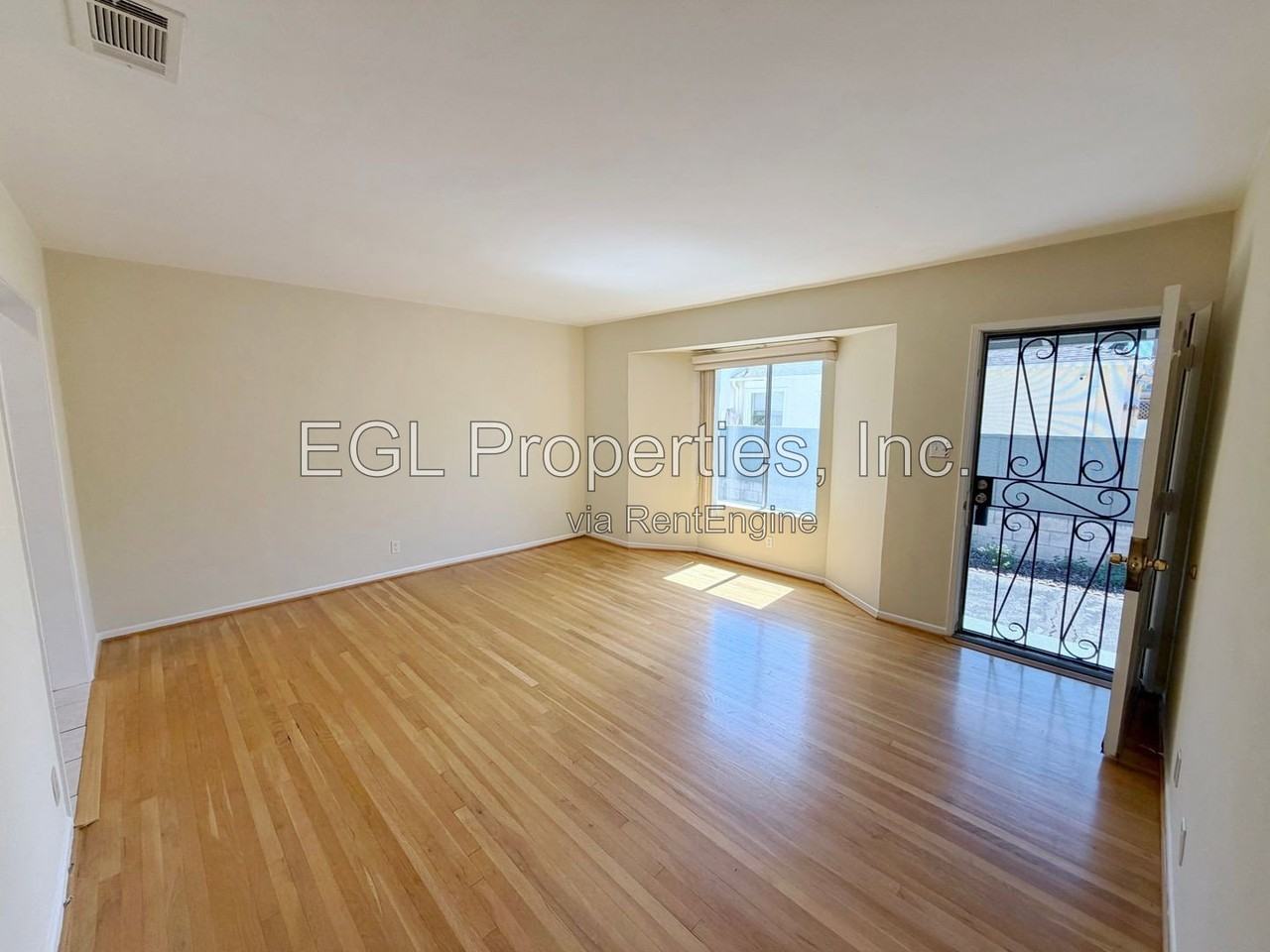 5433 Cartwright Ave - Photo 6 of 26