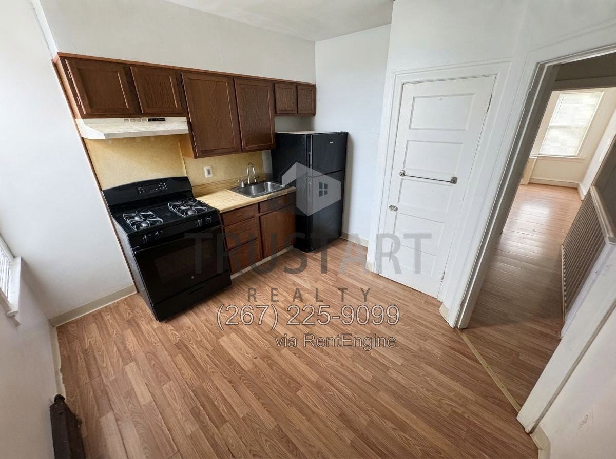 148 W Spencer Ave #2 - Photo 3 of 17
