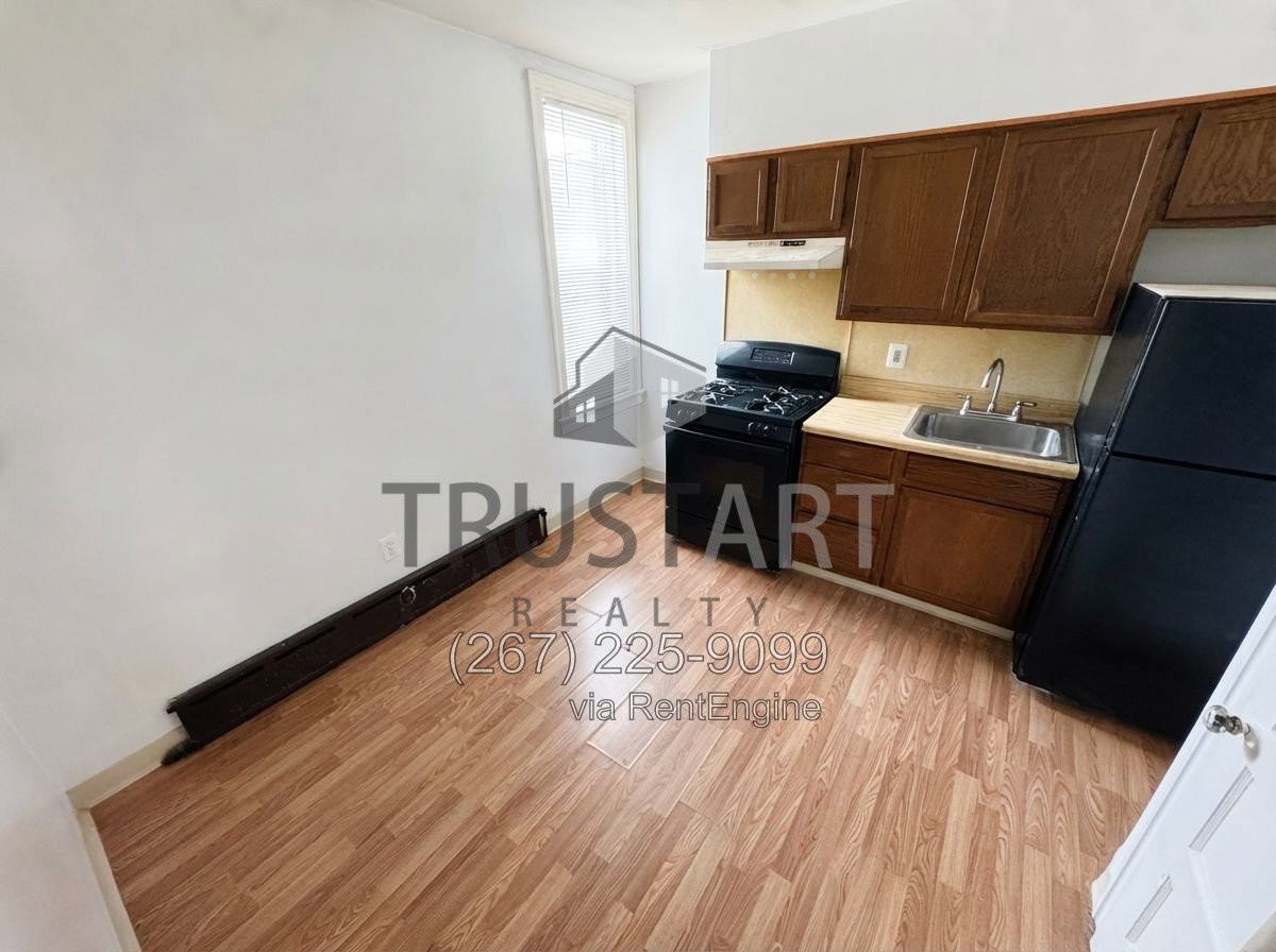 148 W Spencer Ave #2 - Photo 4 of 17