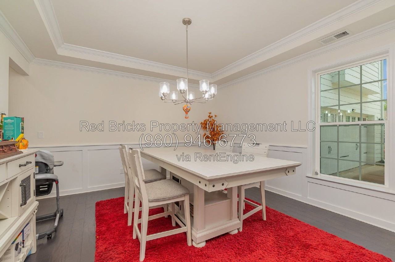 12917 Hindcross Dr - Photo 6 of 35