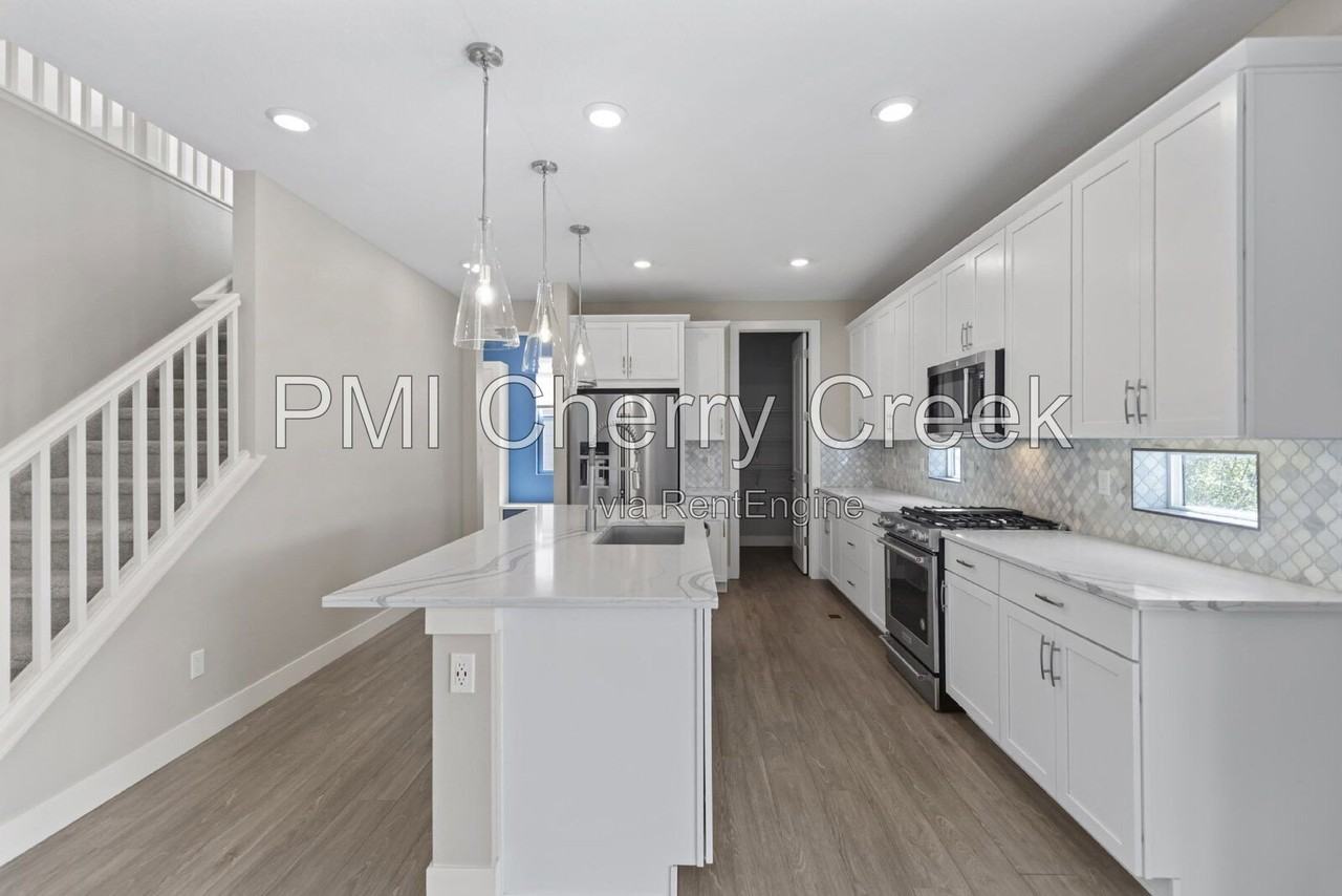 21294 E Stanford Dr - Photo 7 of 47