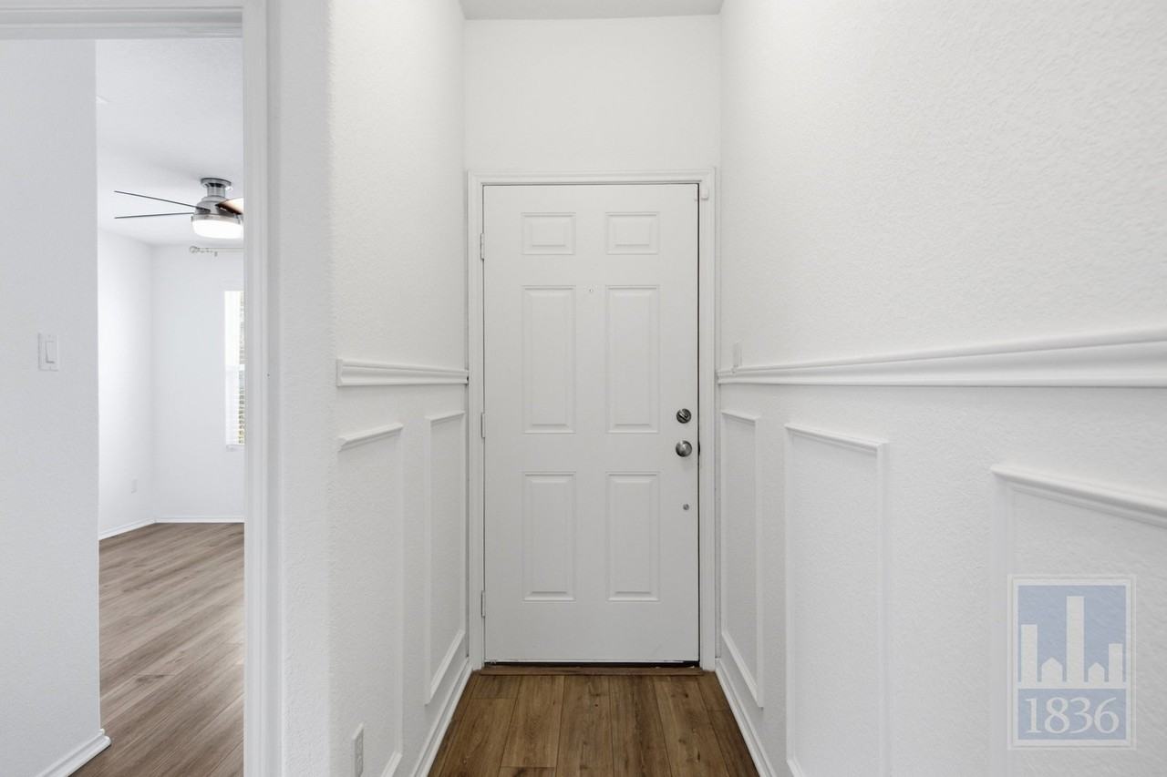 5913 Toscana Trce - Photo 2 of 50