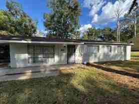 2716 Woodside Dr - Photo 1 of 1