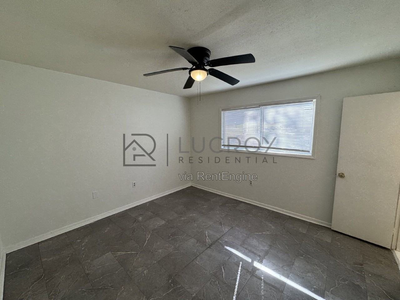 2716 Woodside Dr - Photo 6 of 10