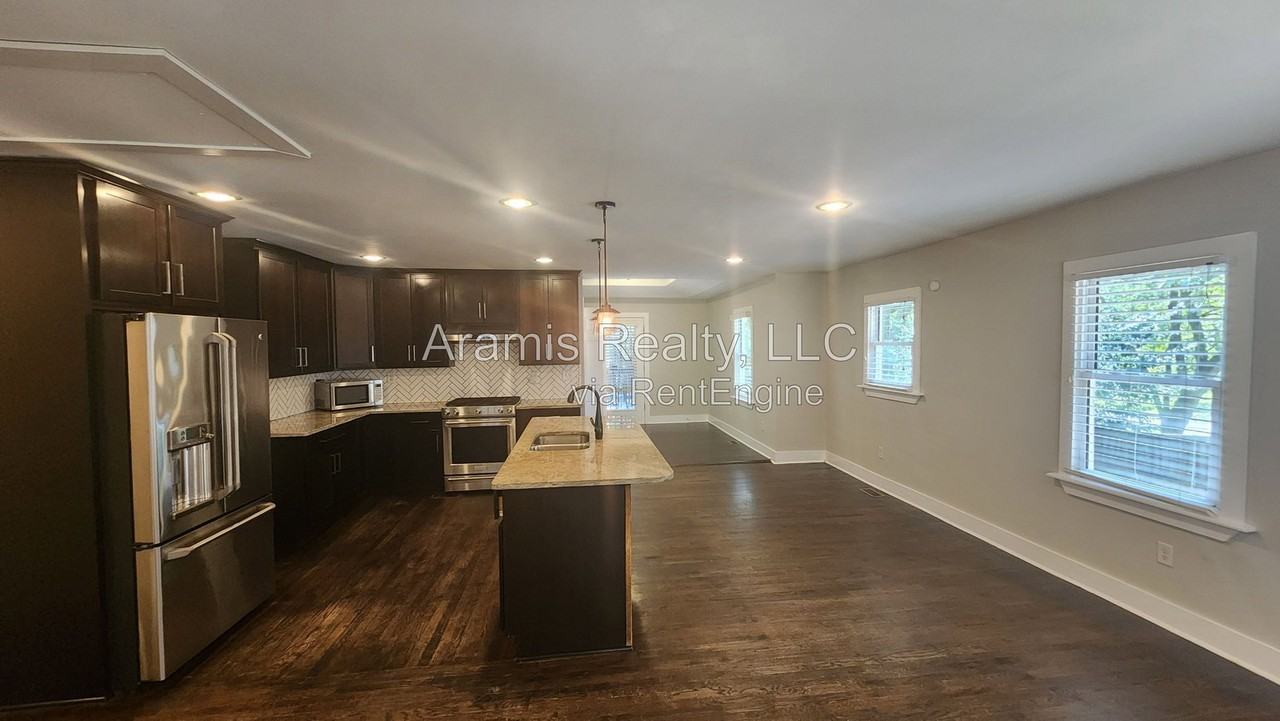 1986 Braeburn Cir Se - Photo 3 of 12