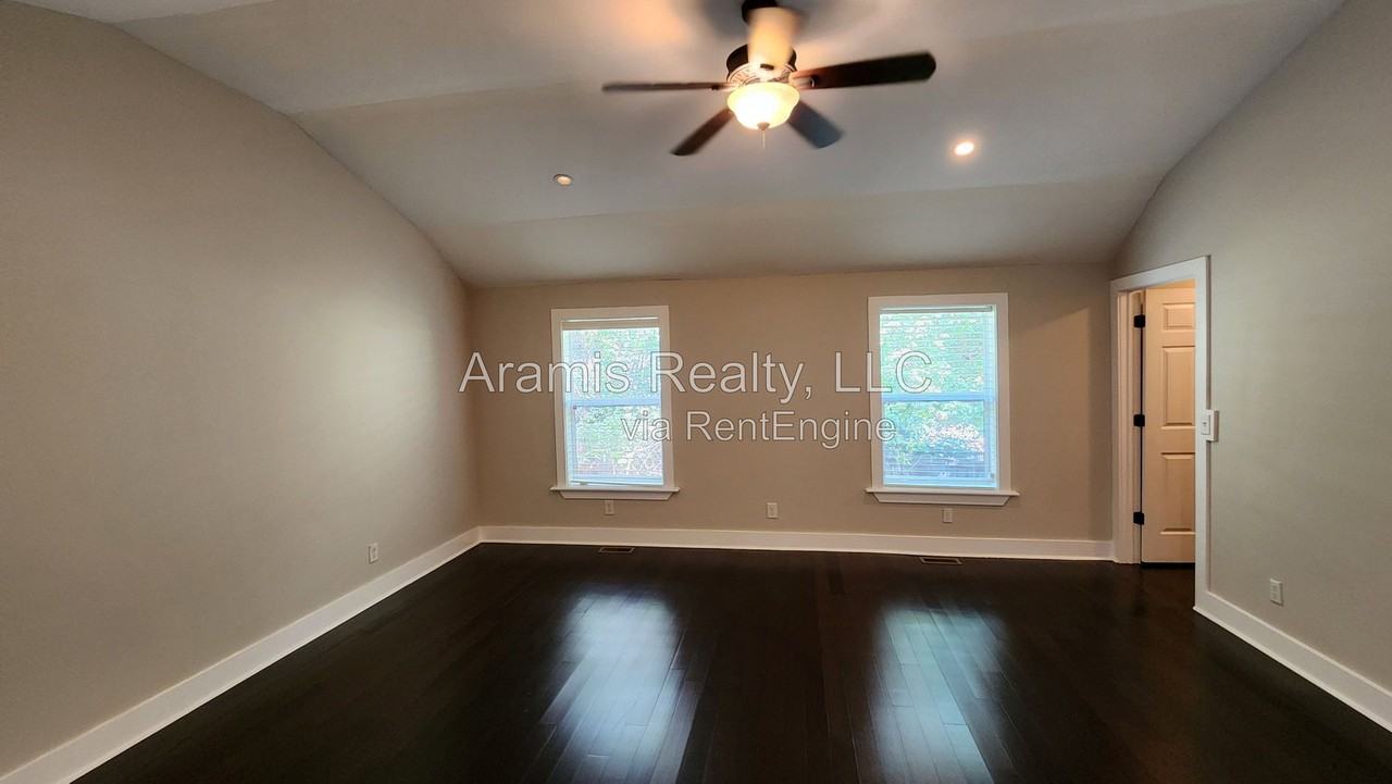 1986 Braeburn Cir Se - Photo 4 of 12