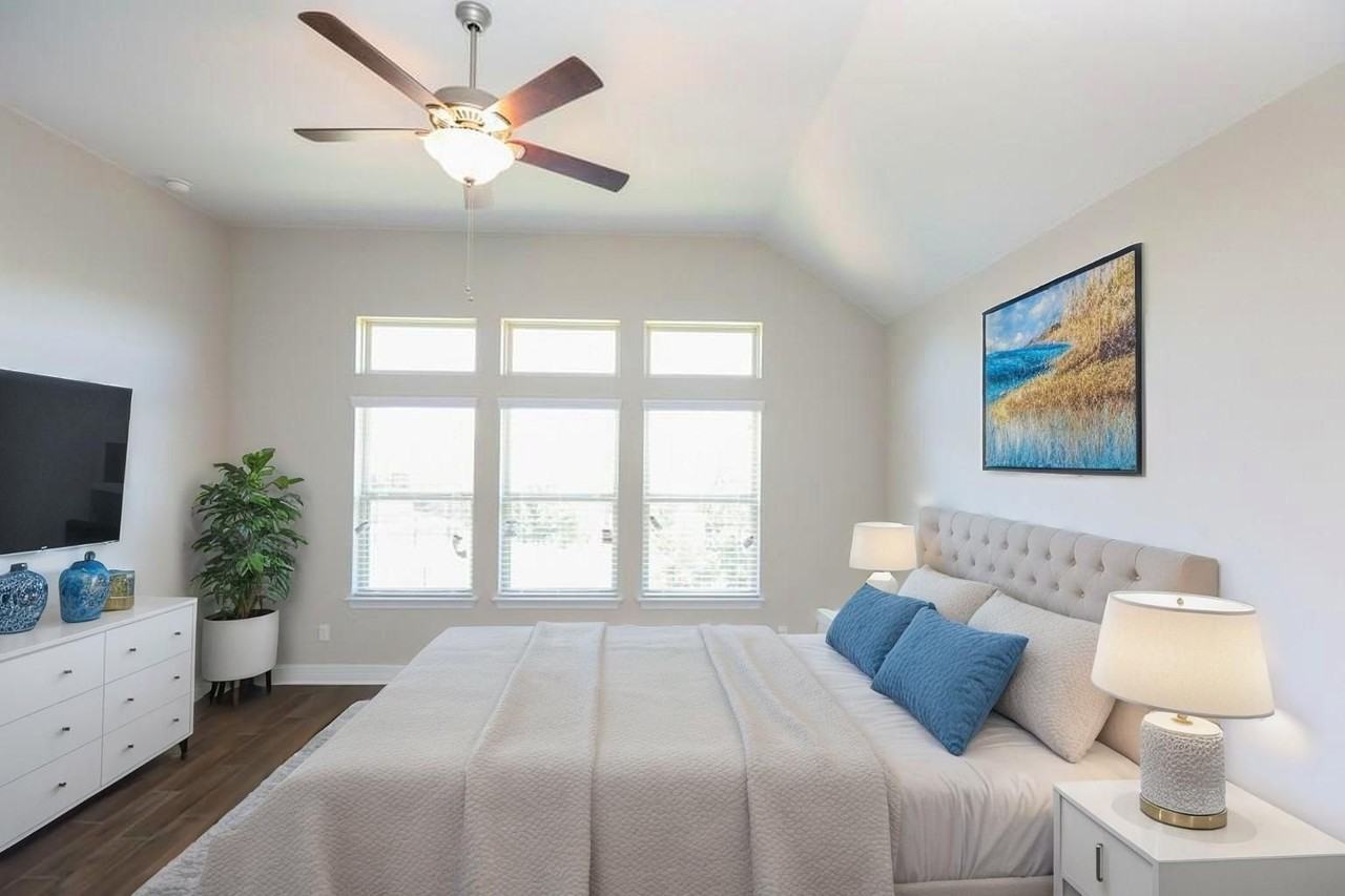 5108 Alonso Dr - Photo 4 of 50