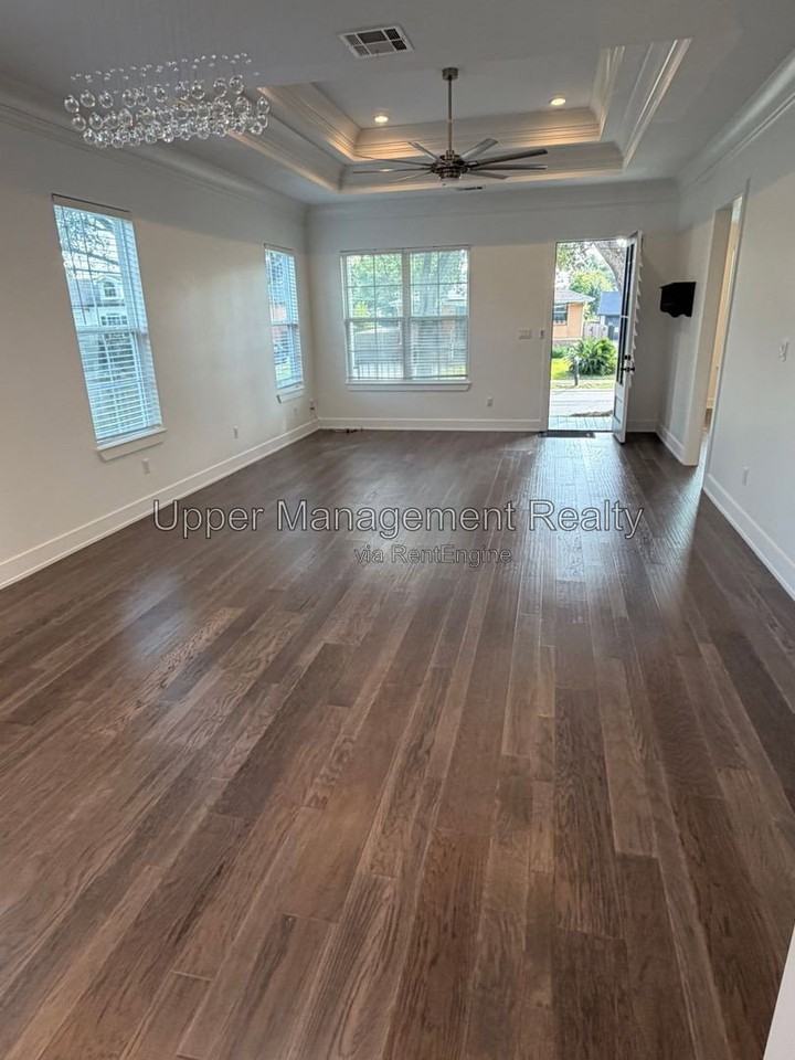 5154 Montegut Dr - Photo 3 of 15