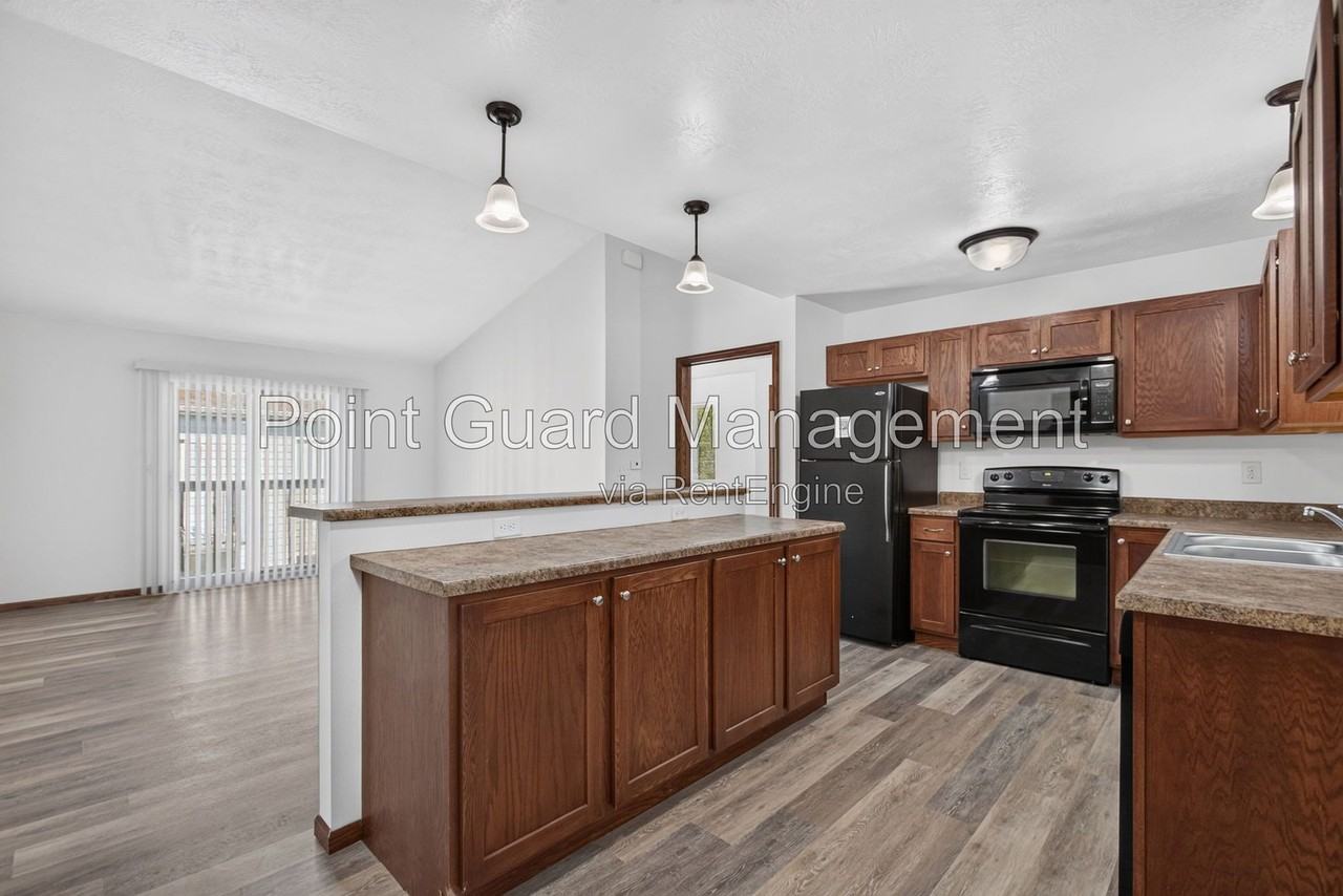 115 N Mable Ave #207 - Photo 3 of 41