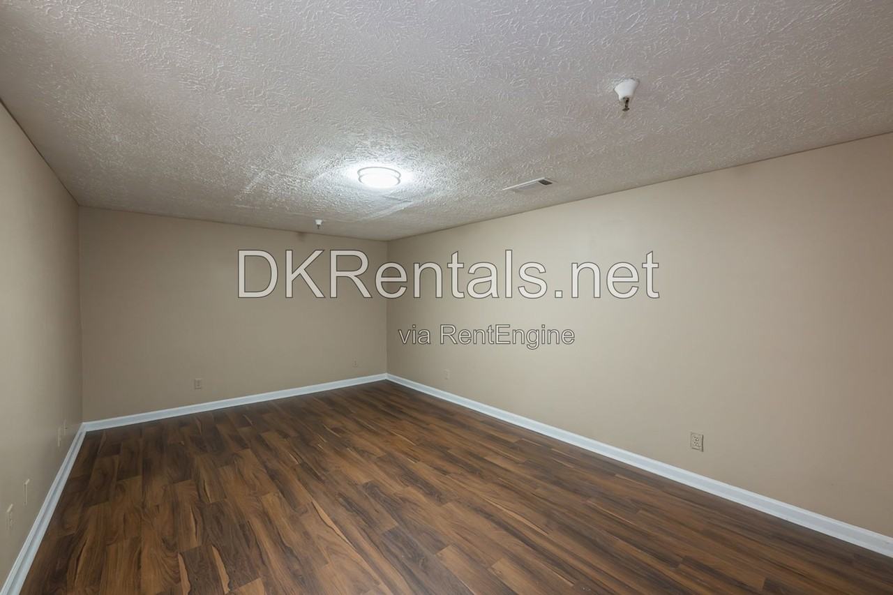 350 Herndon Way #130 - Photo 5 of 8