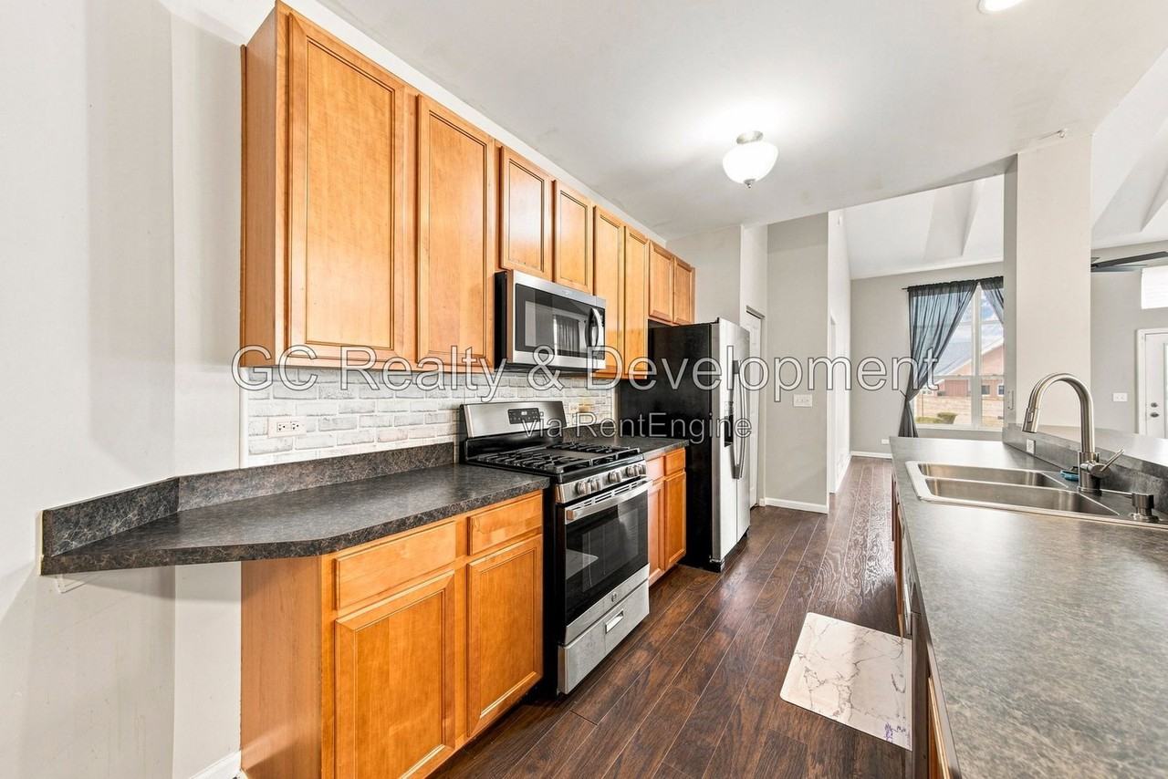 8026 Bluestem Ave - Photo 4 of 25