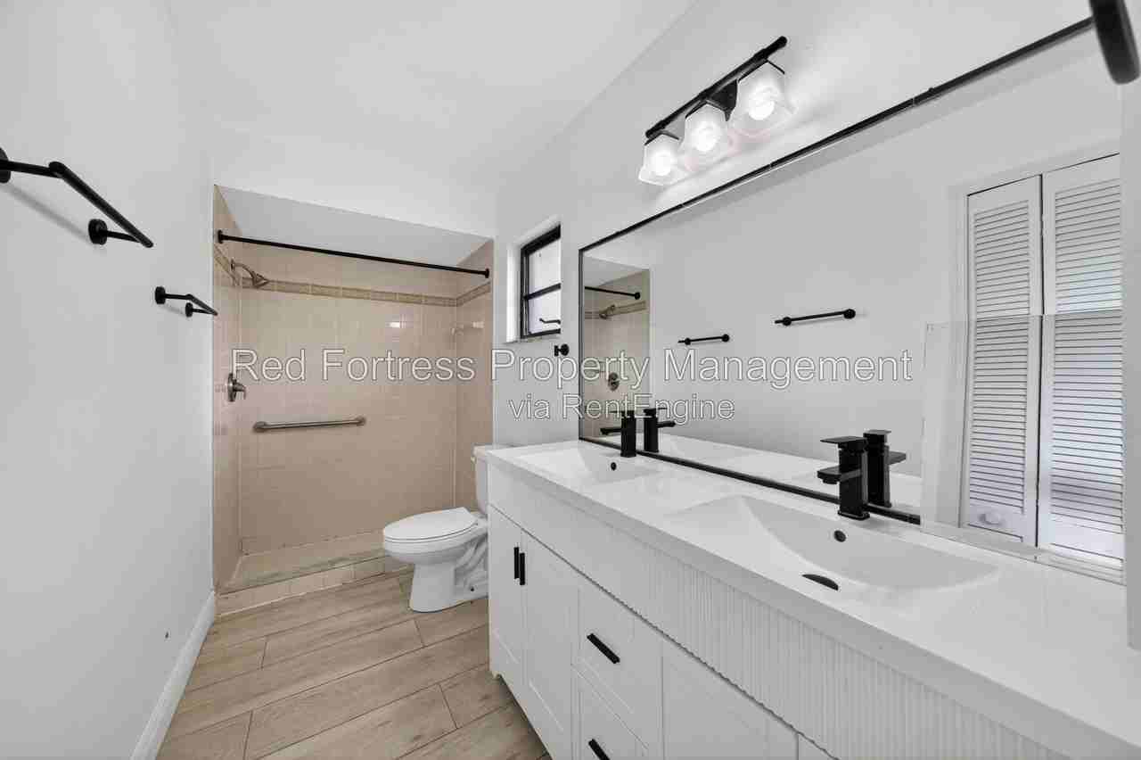 1420 Se 19th St - Photo 7 of 8