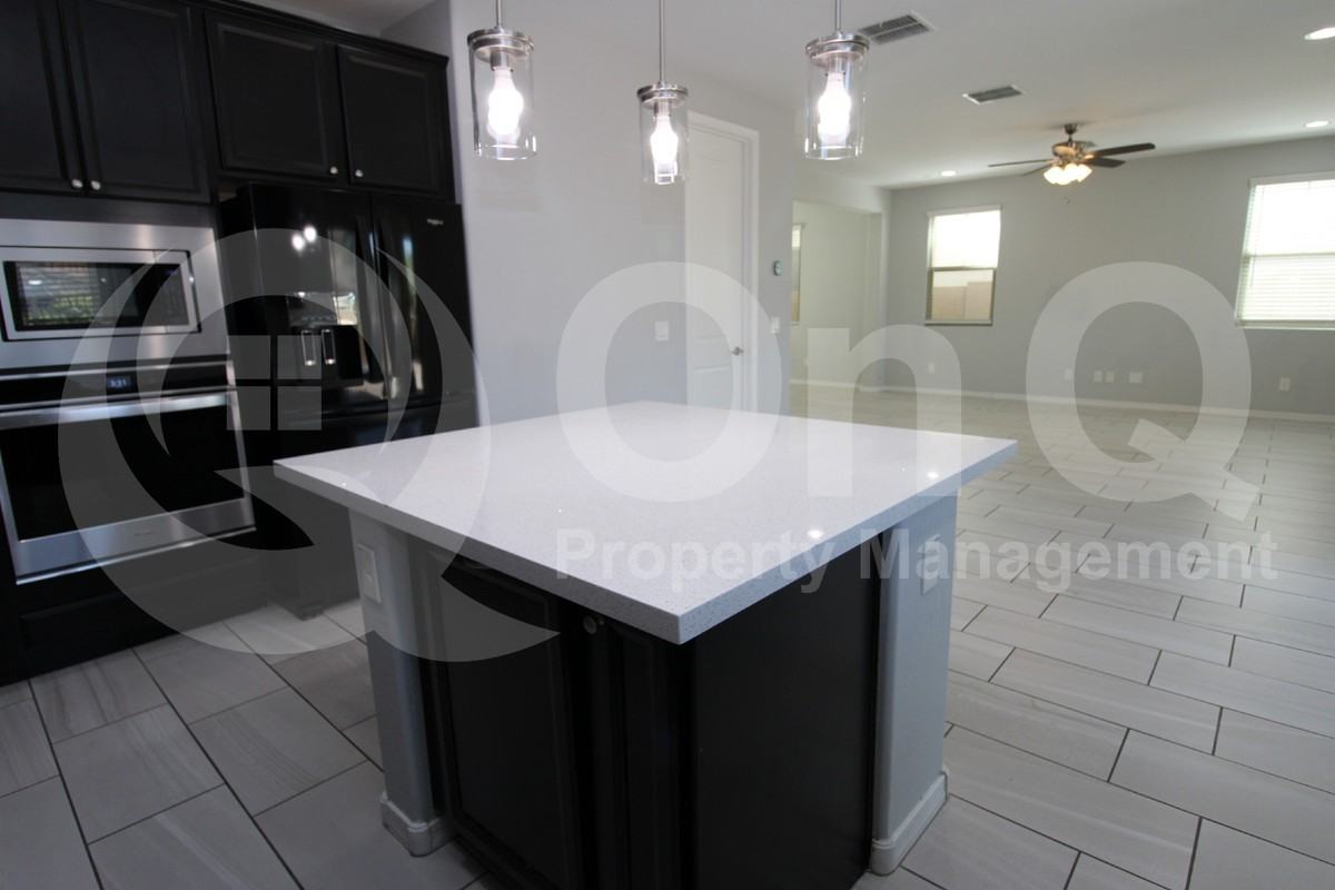 2092 E Lantana Dr - Photo 3 of 28