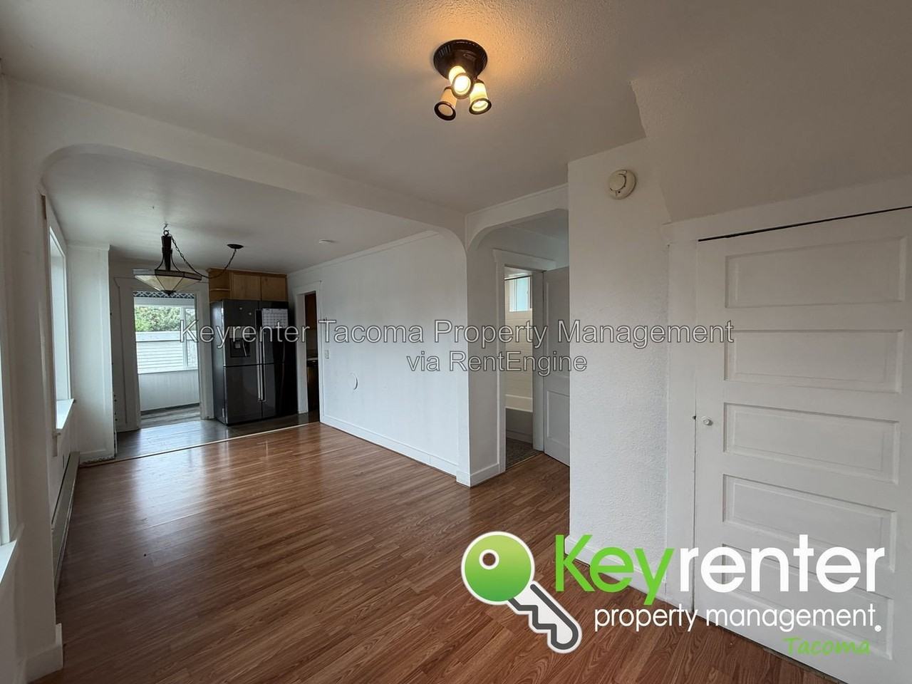 3307 S 7th St - Photo 4 of 14