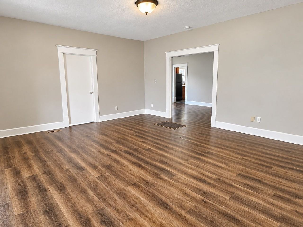4323 Ohls Ave - Photo 2 of 17