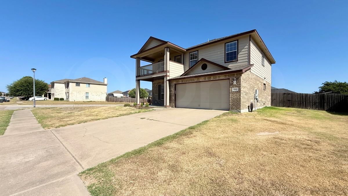 511 Taurus Dr - Photo 3 of 27