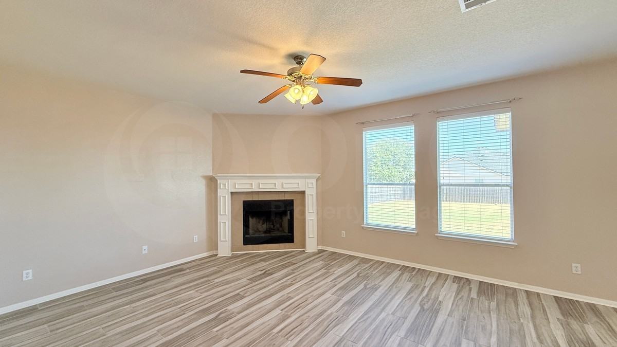 511 Taurus Dr - Photo 5 of 27