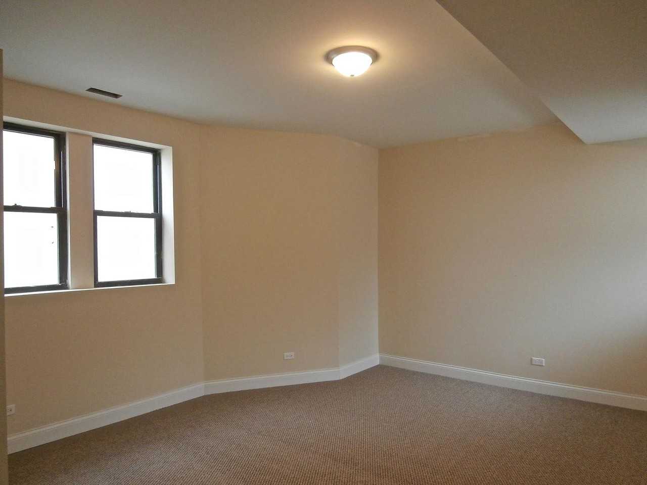 2803 W Lawrence Ave #D1N - Photo 6 of 9