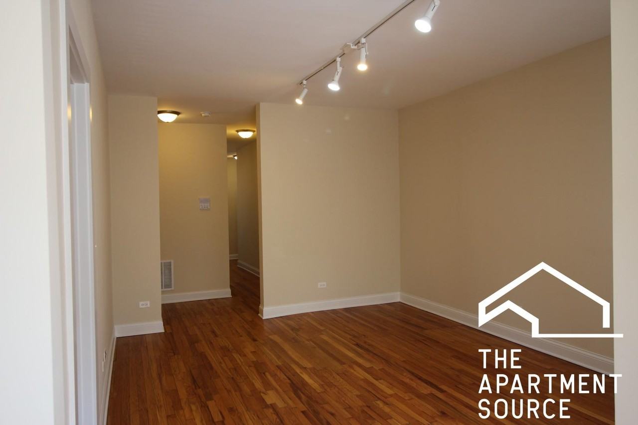 3216 W Argyle St #1 - Photo 5 of 14