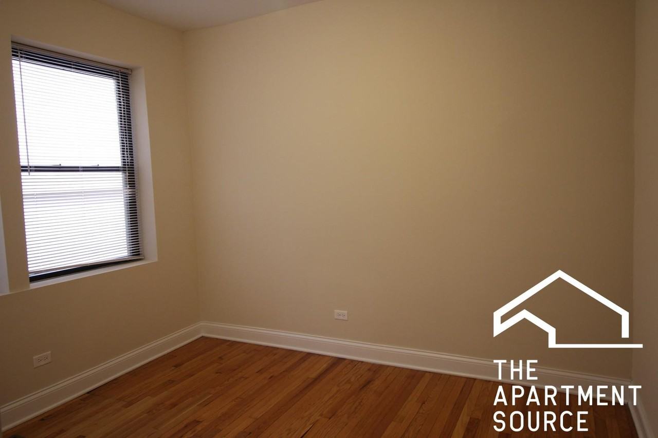 3216 W Argyle St #1 - Photo 7 of 14