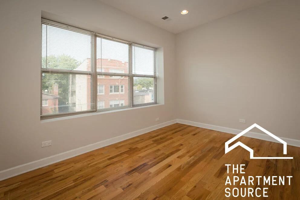 2046 W Touhy Ave #2 - Photo 4 of 6