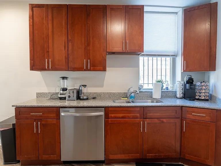 2048 W Touhy Ave #1