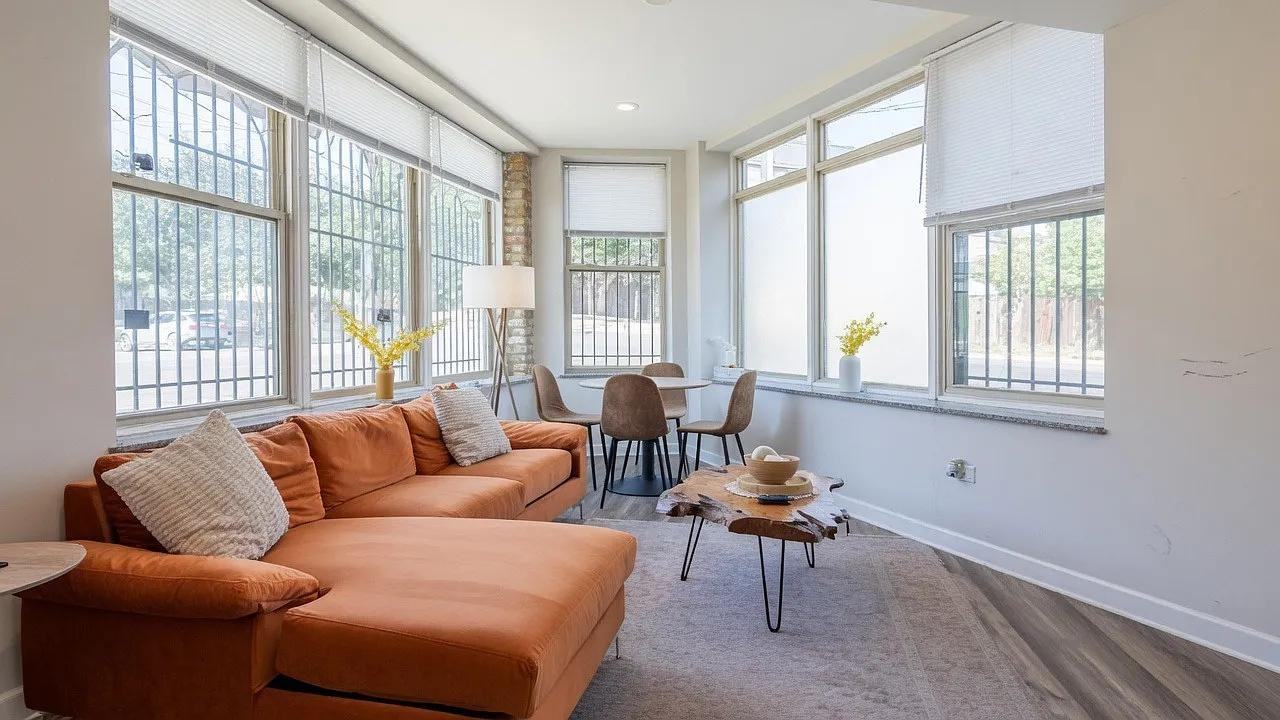 2048 W Touhy Ave #1 - Photo 7 of 10