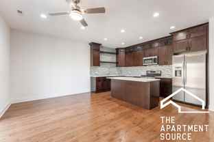 3329 N Avers Ave #2S - Photo 1 of 1