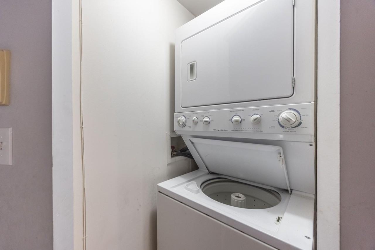 6947 N Oakley Ave #G - Photo 3 of 10