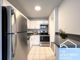 1344 N Dearborn St #04B - Photo 1 of 1