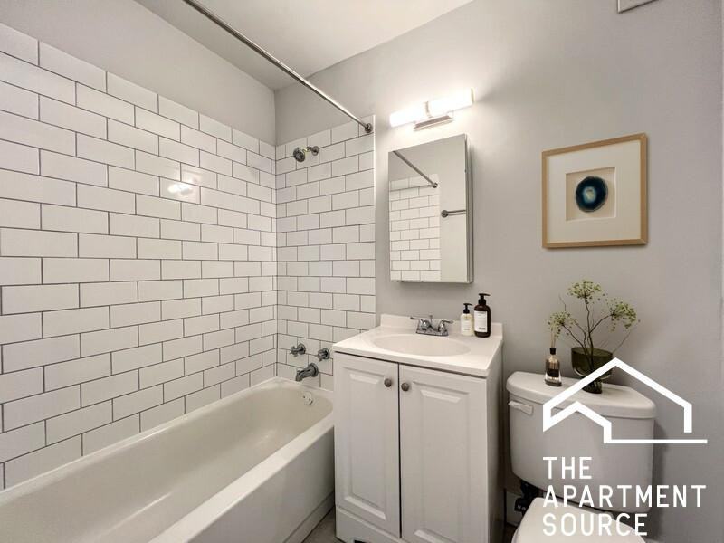 1344 N Dearborn St #04B - Photo 6 of 18