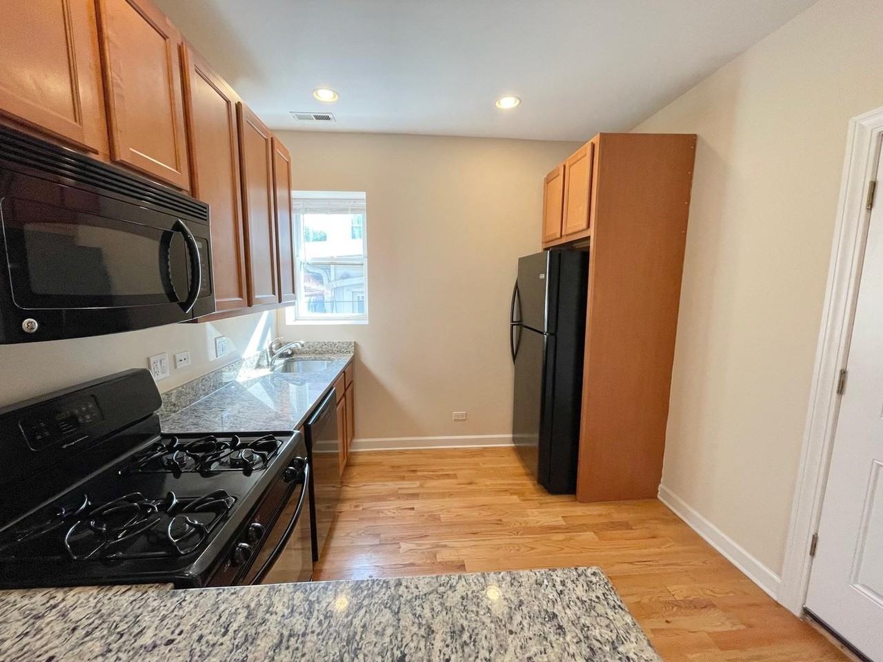 3348 W Wilson Ave #2N - Photo 2 of 11
