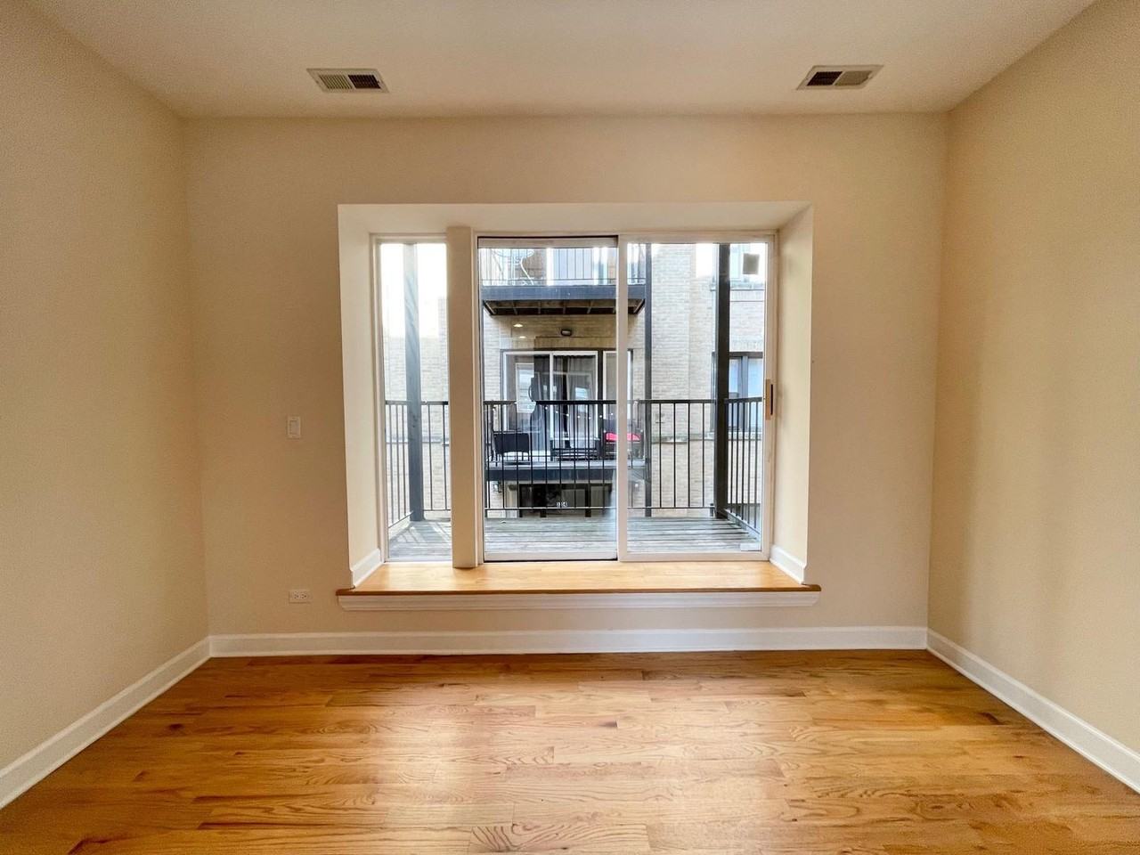 3348 W Wilson Ave #2N - Photo 4 of 11