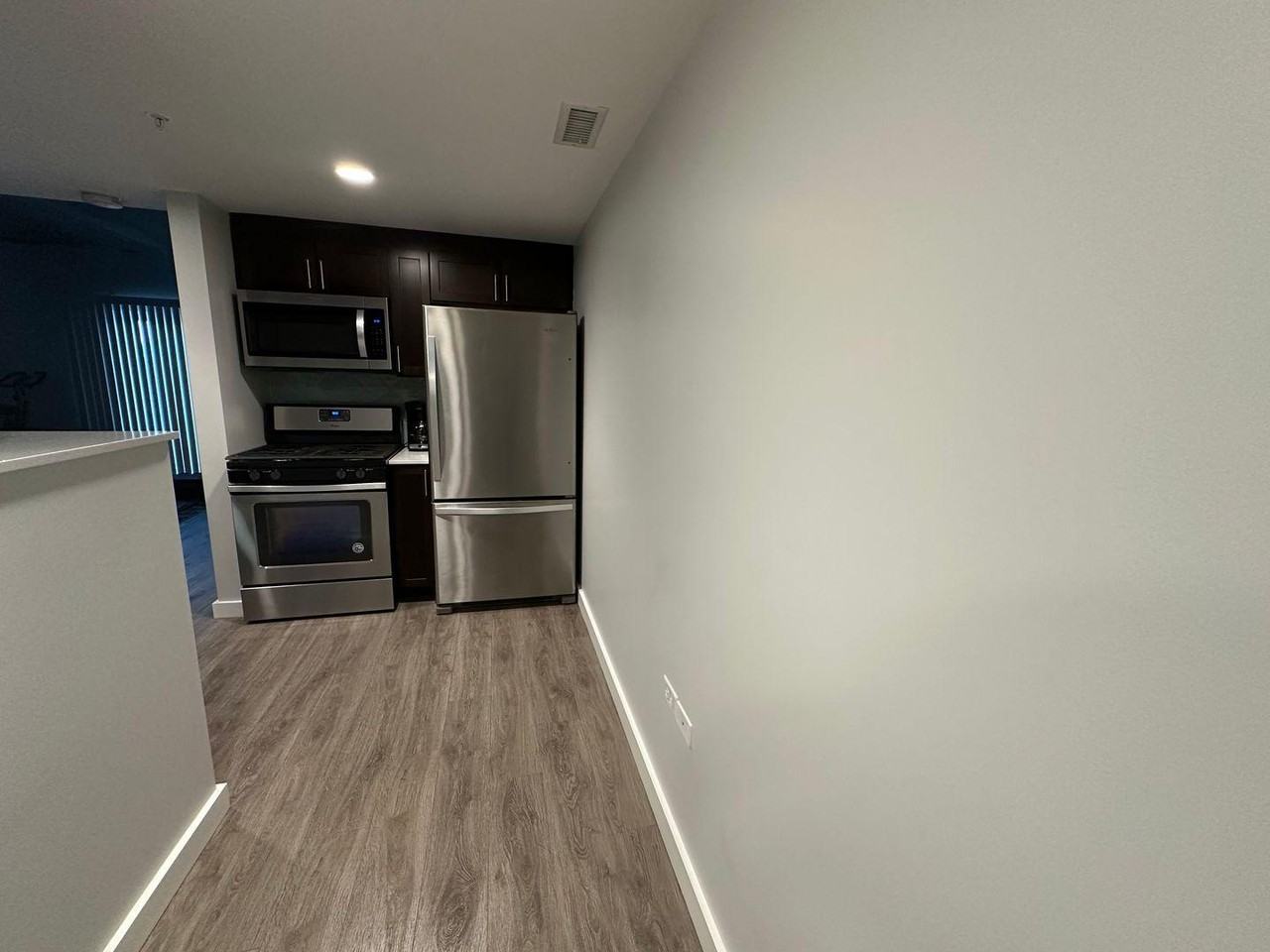 1323 W Morse Ave #705 - Photo 2 of 20