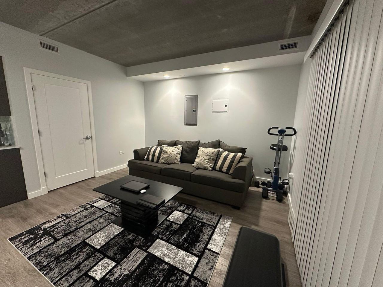 1323 W Morse Ave #705 - Photo 4 of 20