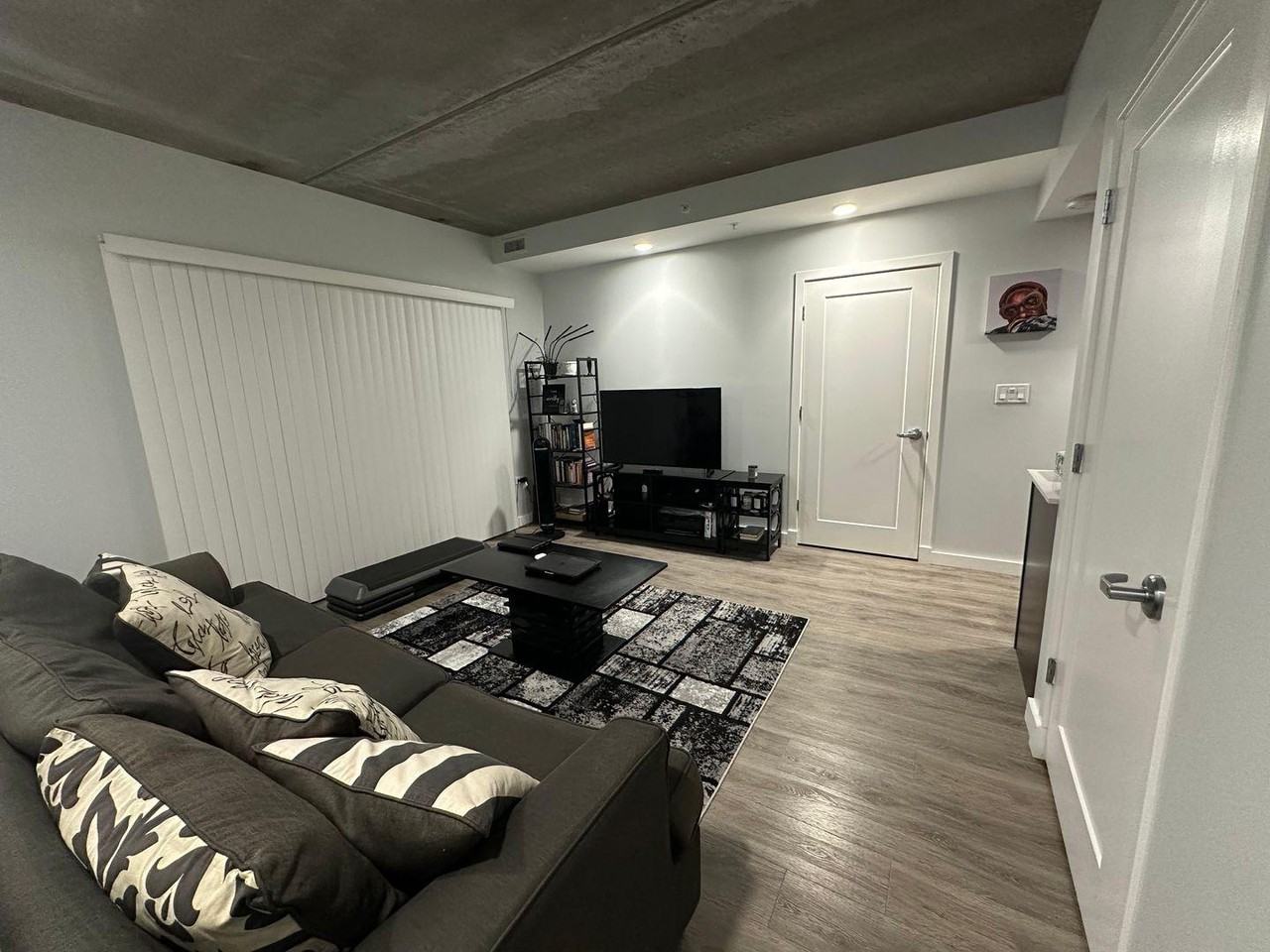 1323 W Morse Ave #705 - Photo 5 of 20