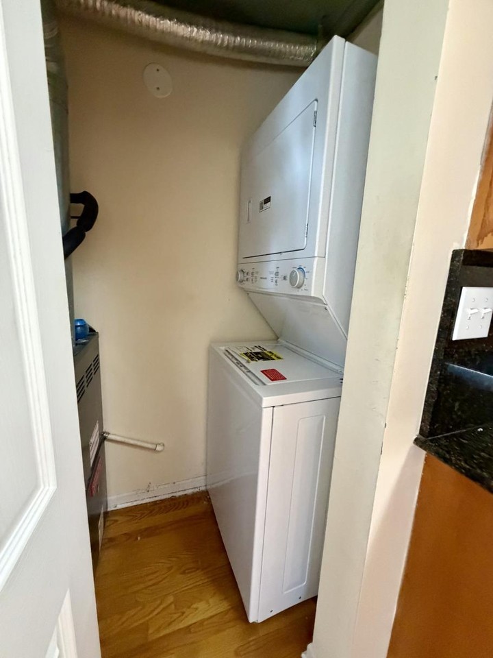 4111 W Lawrence Ave #3 - Photo 4 of 11
