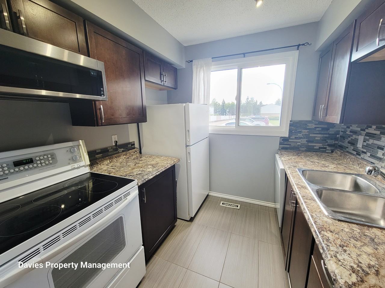 5805 Riverbend Rd Nw - Photo 2 of 13