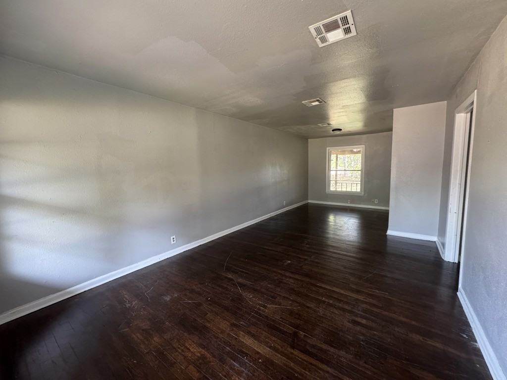 401 Beckley St - Photo 2 of 11